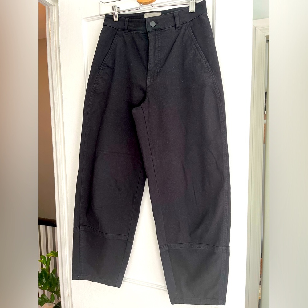 Everlane Utility Barrel Pant in black - EUC!